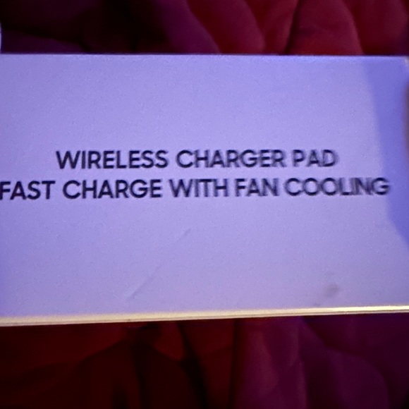 NWT Samsung Wireless 9W Fast Charger With Fan Cooling - Picture 4 of 5
